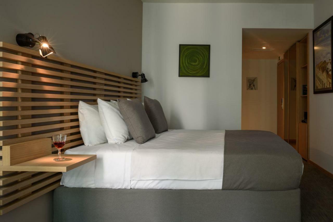 Fos Downtown Suites Athènes Extérieur photo